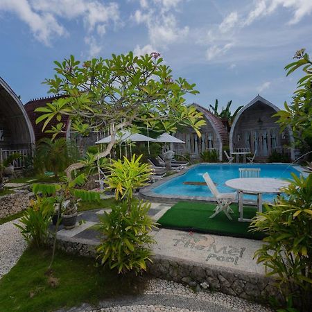 Hotel The Mel Huts à Batununggul Extérieur photo