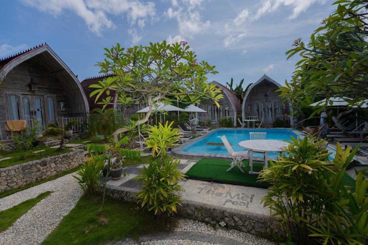 Hotel The Mel Huts à Batununggul Extérieur photo