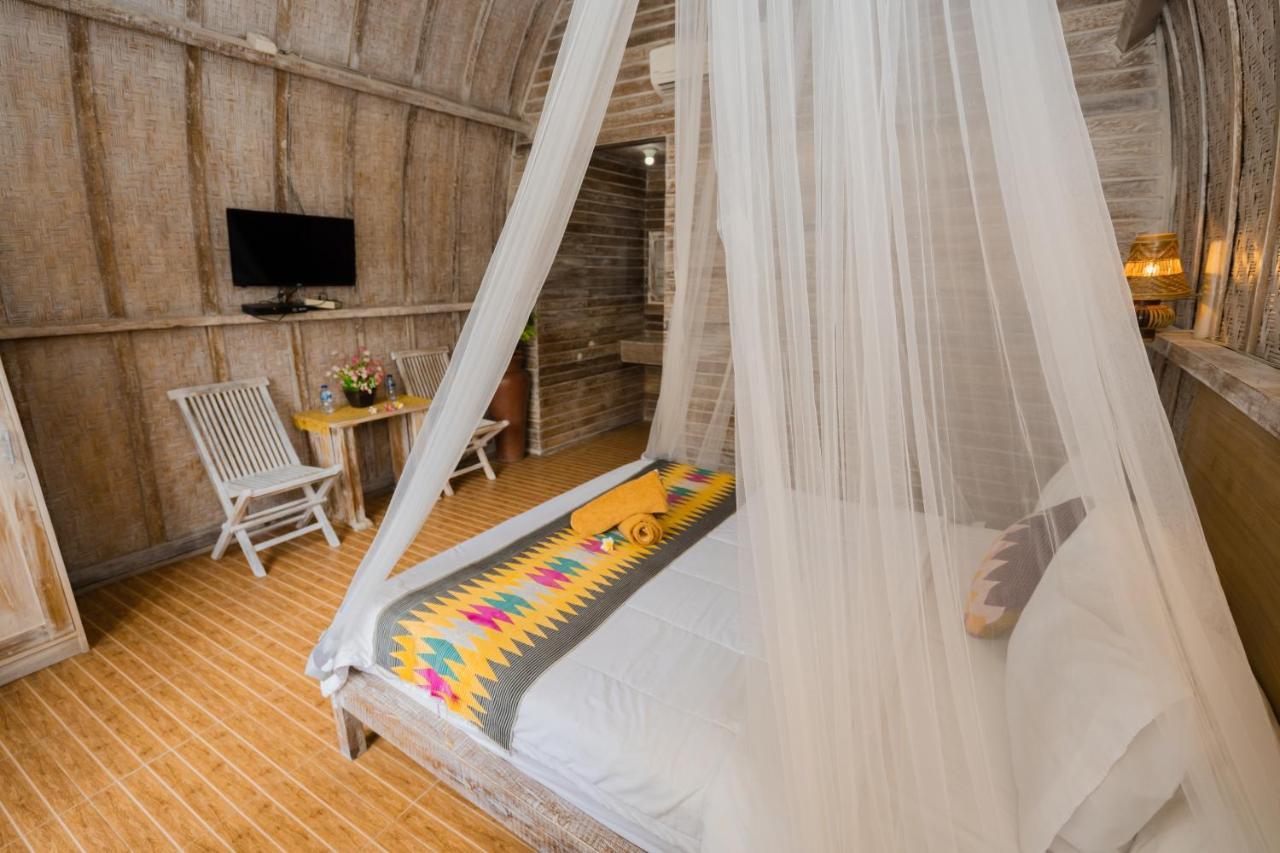 Hotel The Mel Huts à Batununggul Extérieur photo
