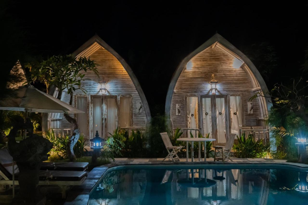 Hotel The Mel Huts à Batununggul Extérieur photo