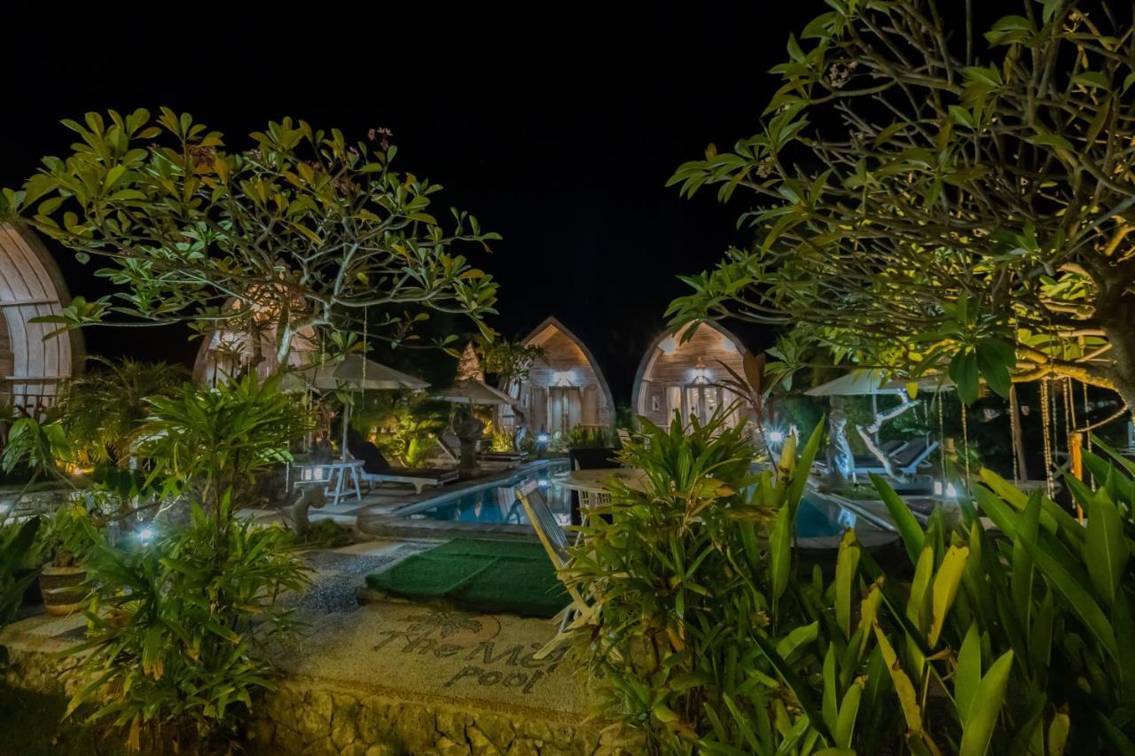 Hotel The Mel Huts à Batununggul Extérieur photo